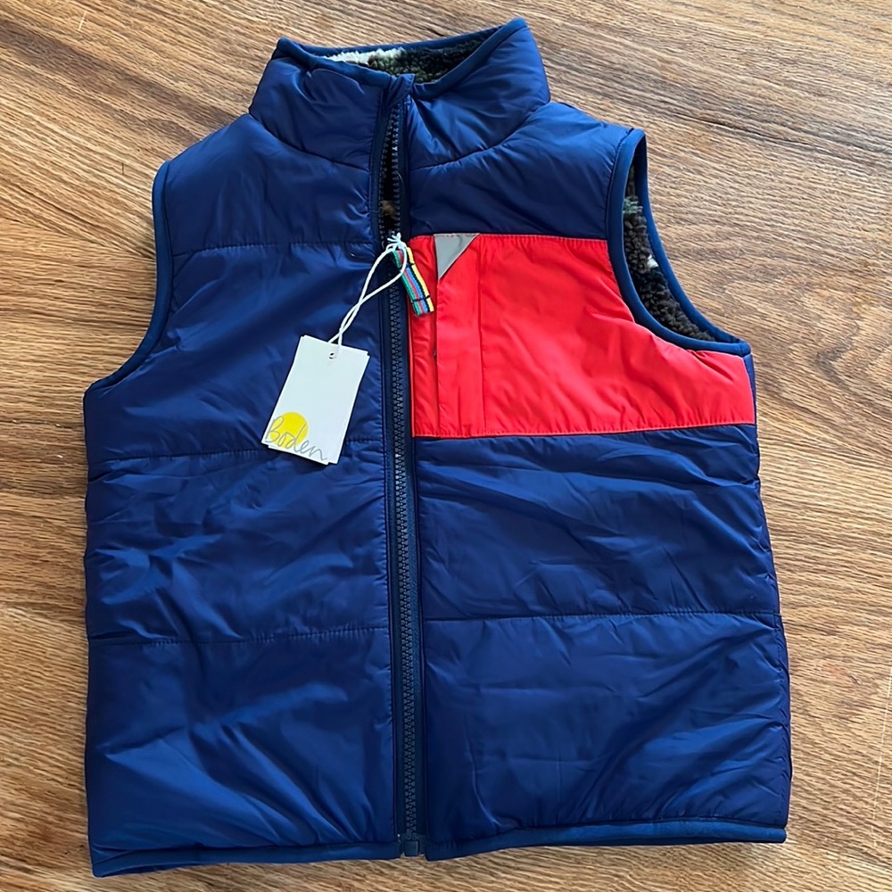 NWT Boden boys reversible vest size 6/7